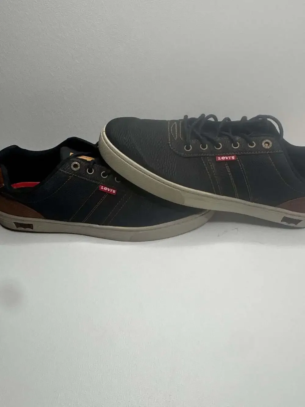 Levi's Jason-WX Low Top Casual Sneakers in Black/Tan